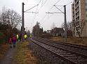 Kind unter Strassenbahn Koeln Porz Steinstr P01